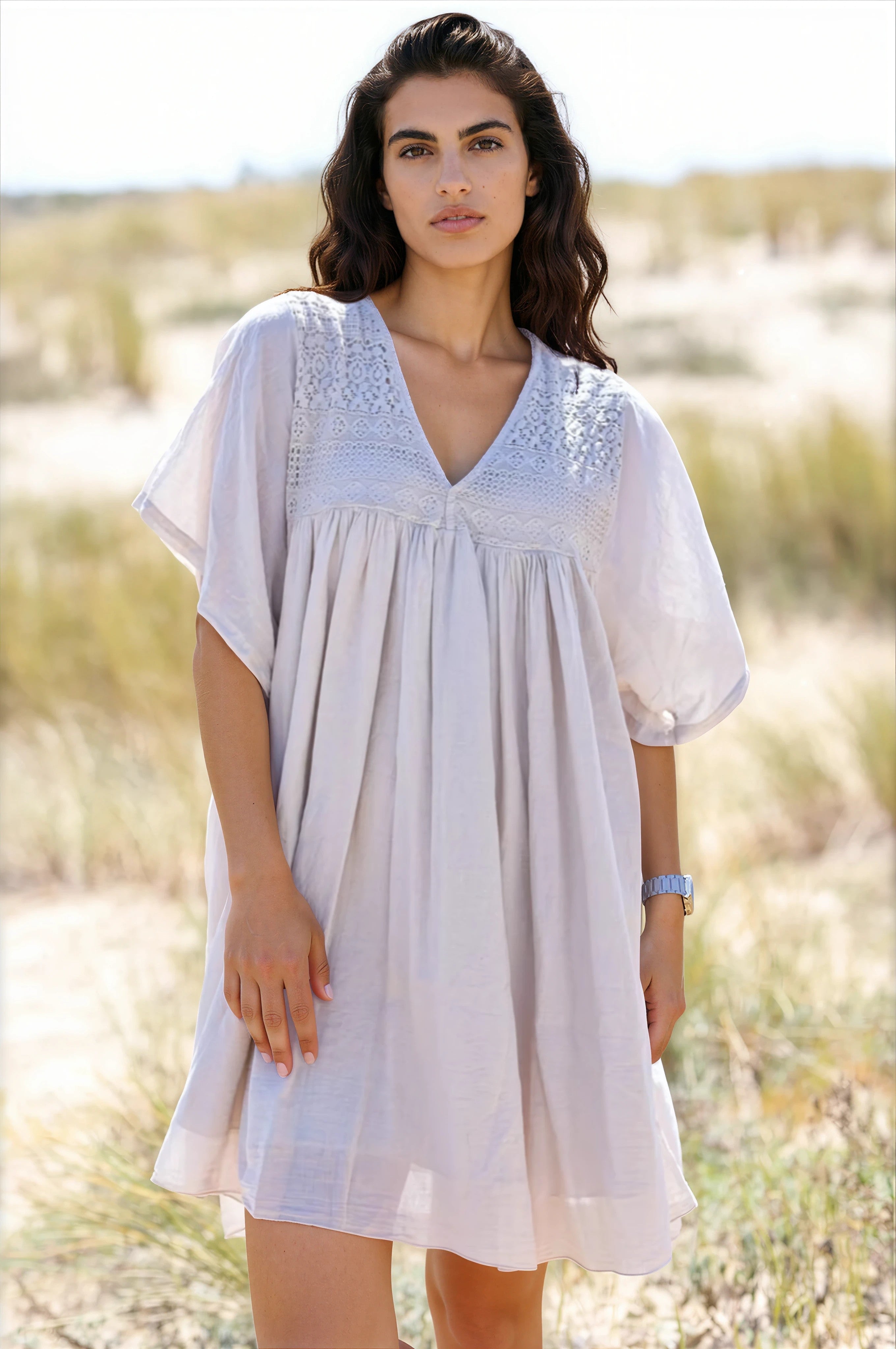 Robe beige légère voile de coton haut dentelle