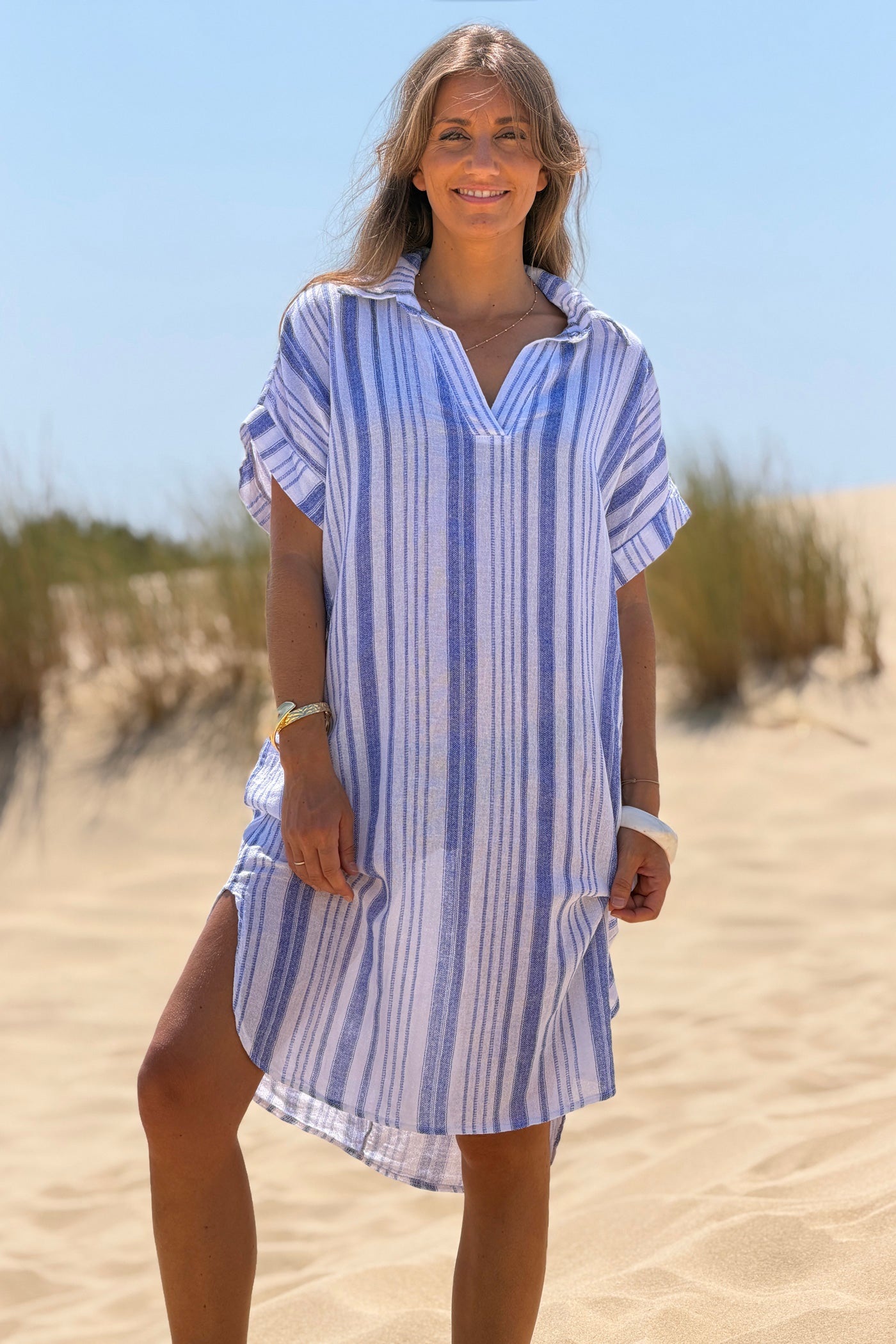 Robe en coton motif rayures bleues effet pique col v