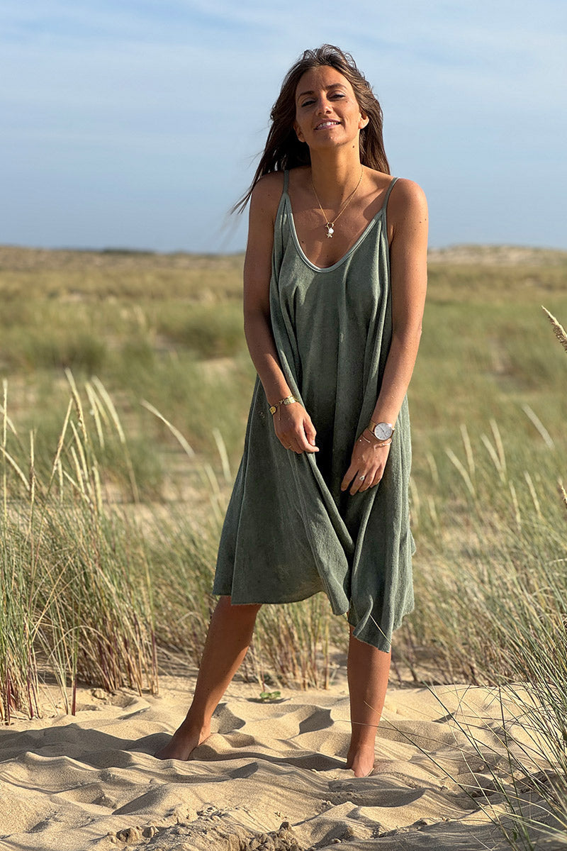 Robe eponge kaki souple à bretelles