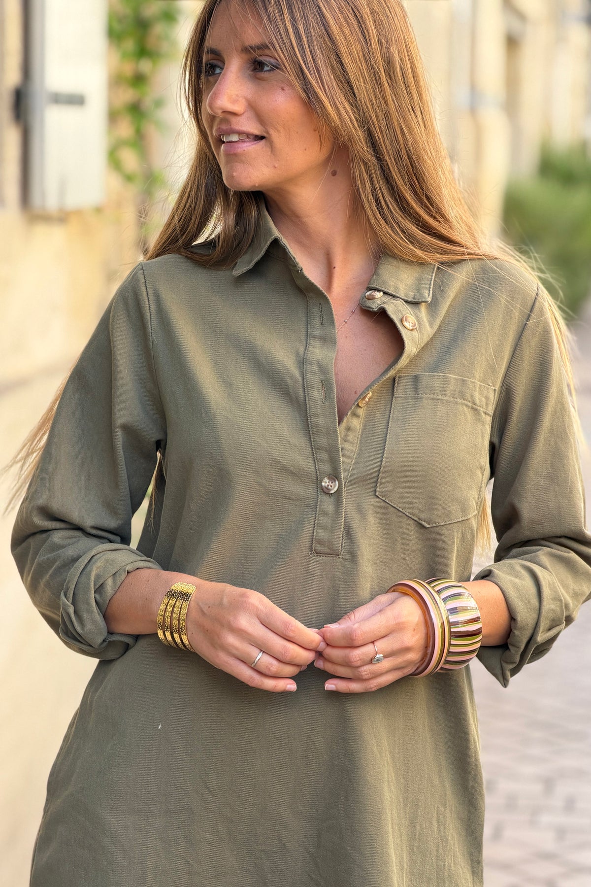Robe kaki en toile de jean col avec boutons écaille