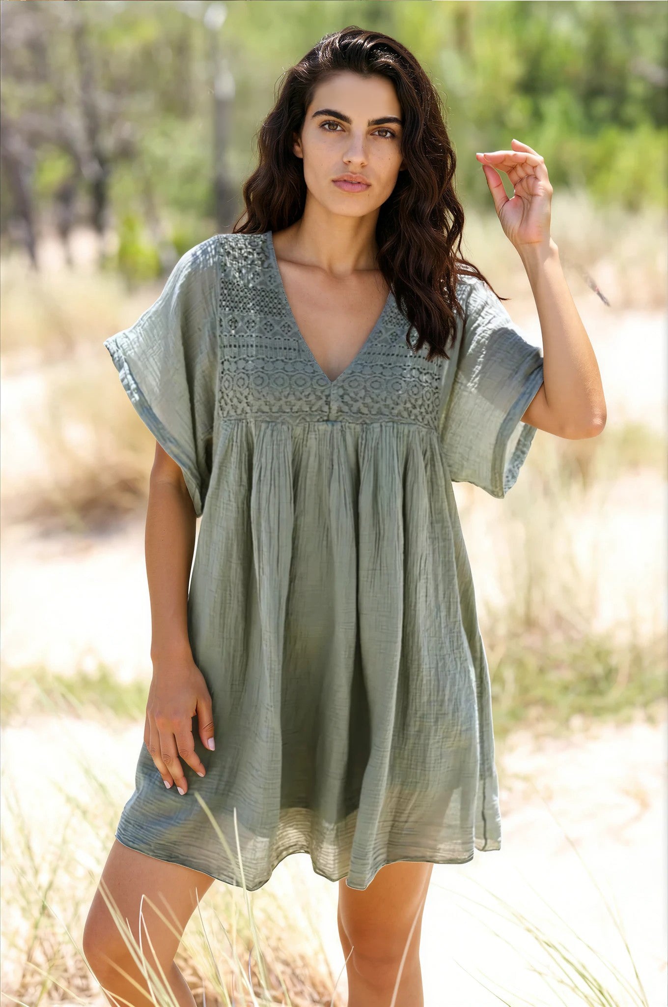 Robe kaki légère voile de coton haut dentelle