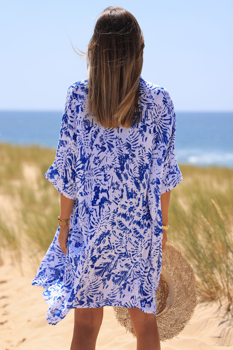 Vestido amplio de algodón con cuello de pico y estampado de islas azul royal