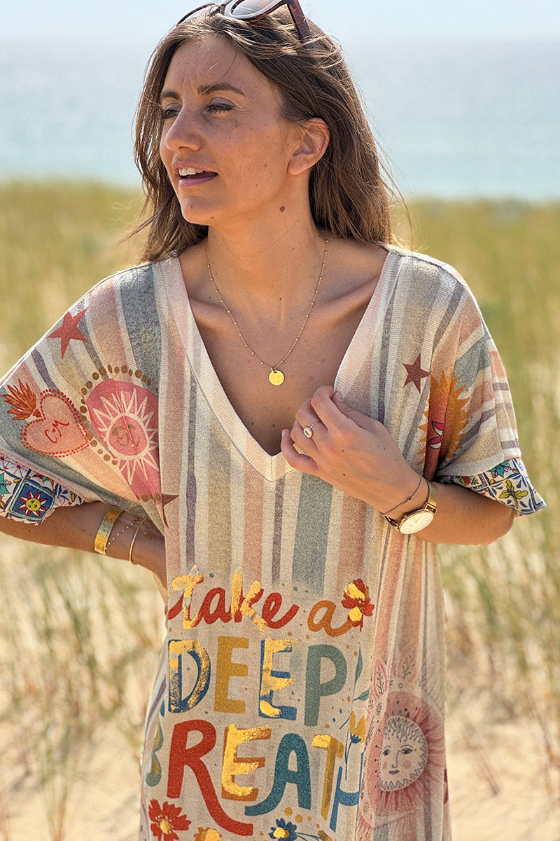 Robe longue brillante et large imprimé rayures pastel symboles Breath