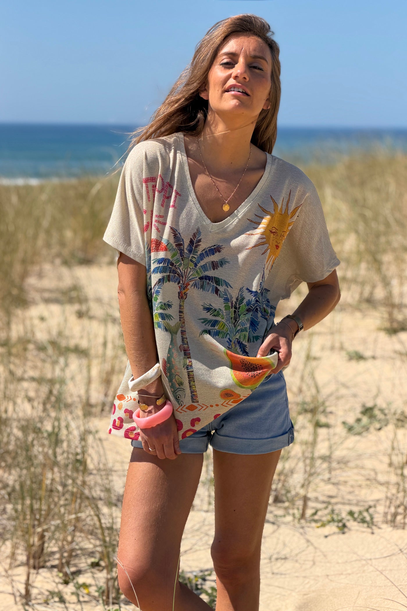 Top brillant lurex imprimé coloré tropical palmier soleil et papaye