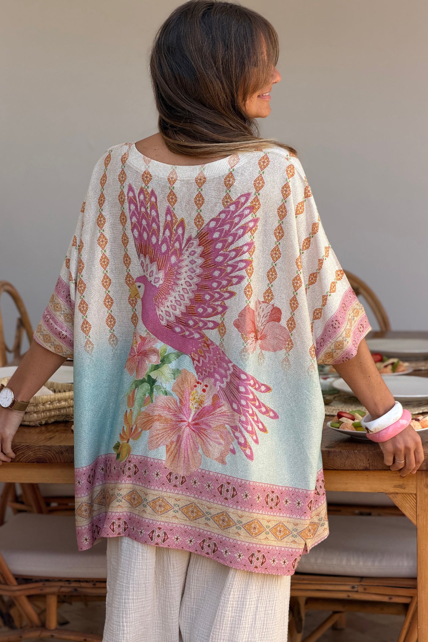 Top large et brillant imprimé coloré perroquets fleurs et losanges