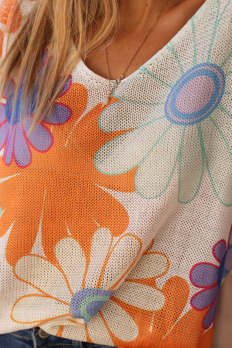 Lightweight knit top with colourful large daisy print