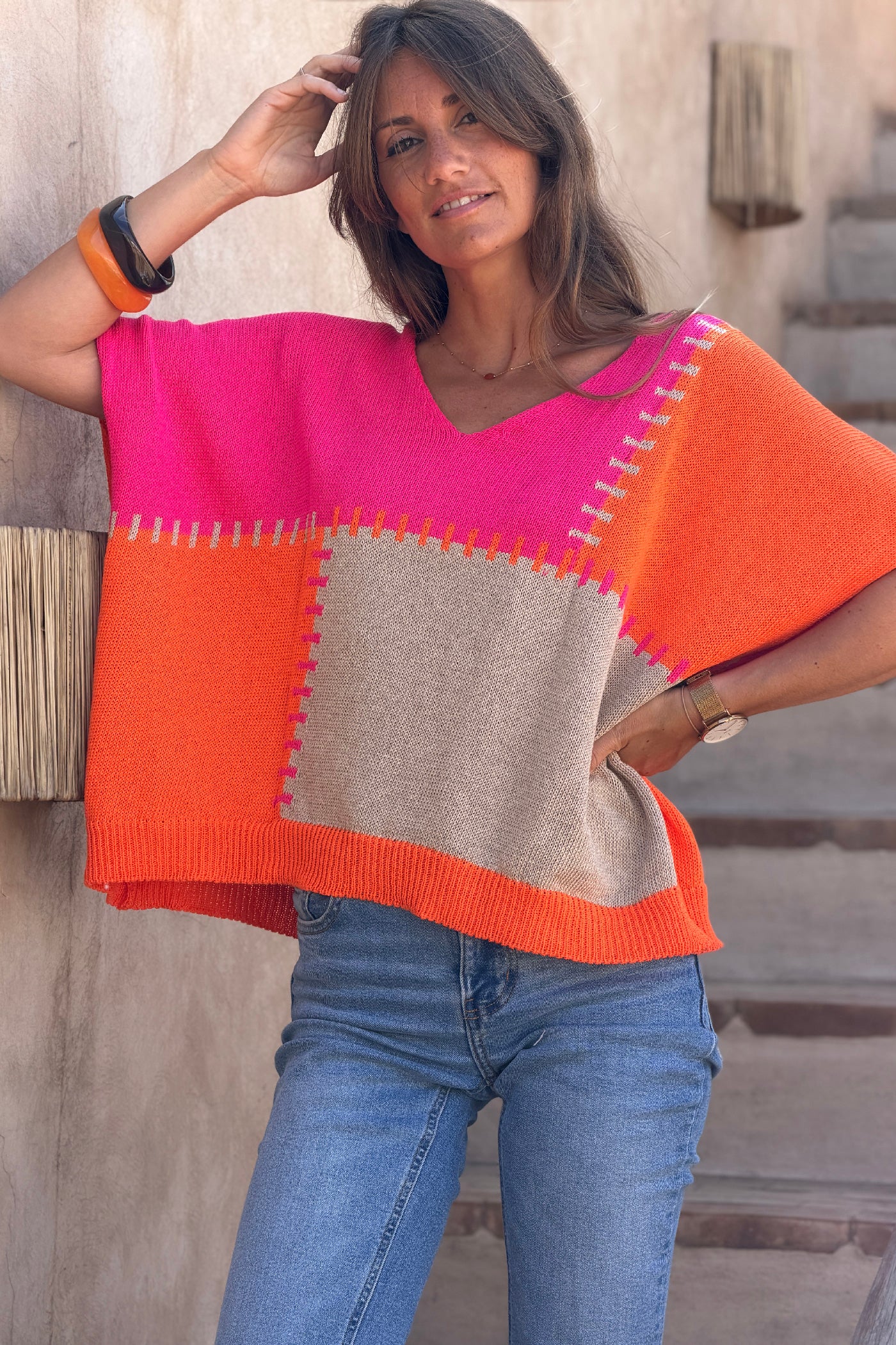 Top pull maille coton large motif patchwork orange et fuchsia