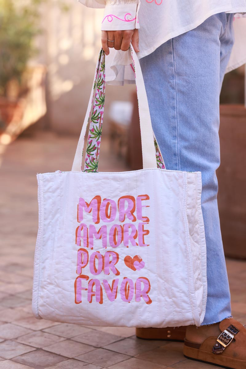 Bolso tote reversible acolchado en color rosa y blanco roto More Amore por Favor