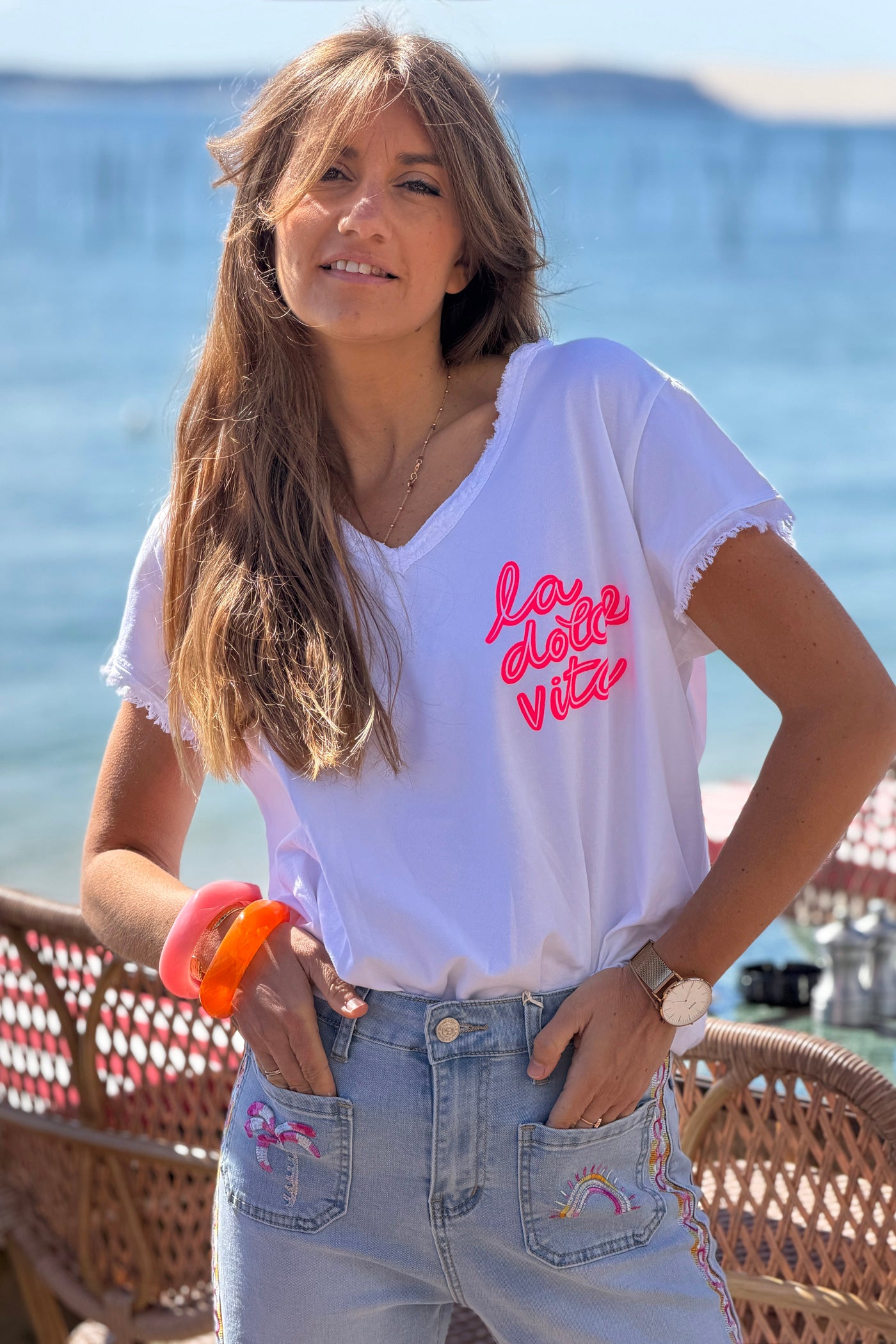 Tshirt blanc Dolce Vita rose fluo finitions franges