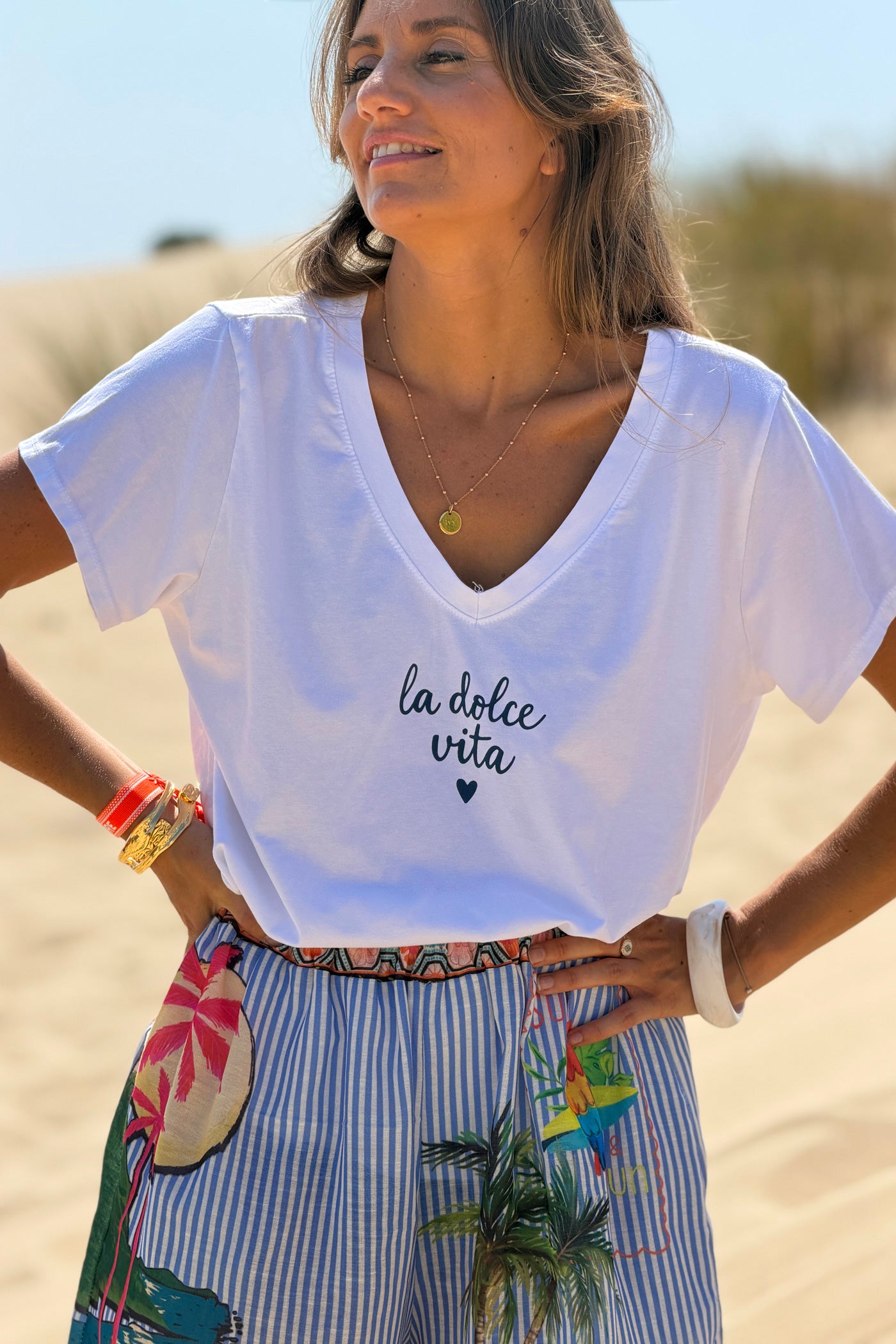 Tshirt blanc en coton Dolce Vita bleu marine col v