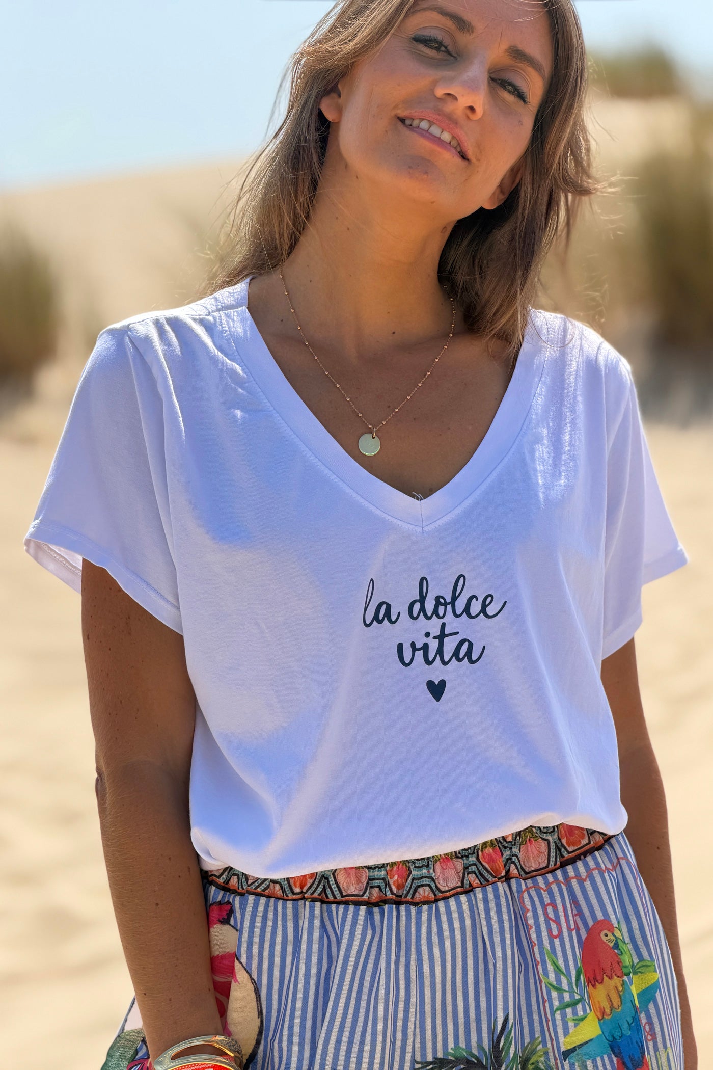 Tshirt blanc en coton Dolce Vita bleu marine col v