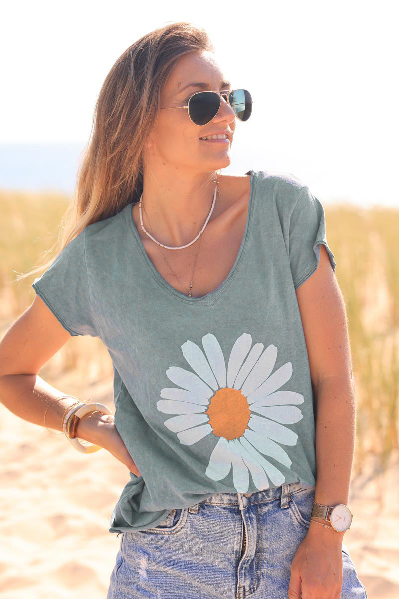 T-shirt kaki en coton col v motif marguerite