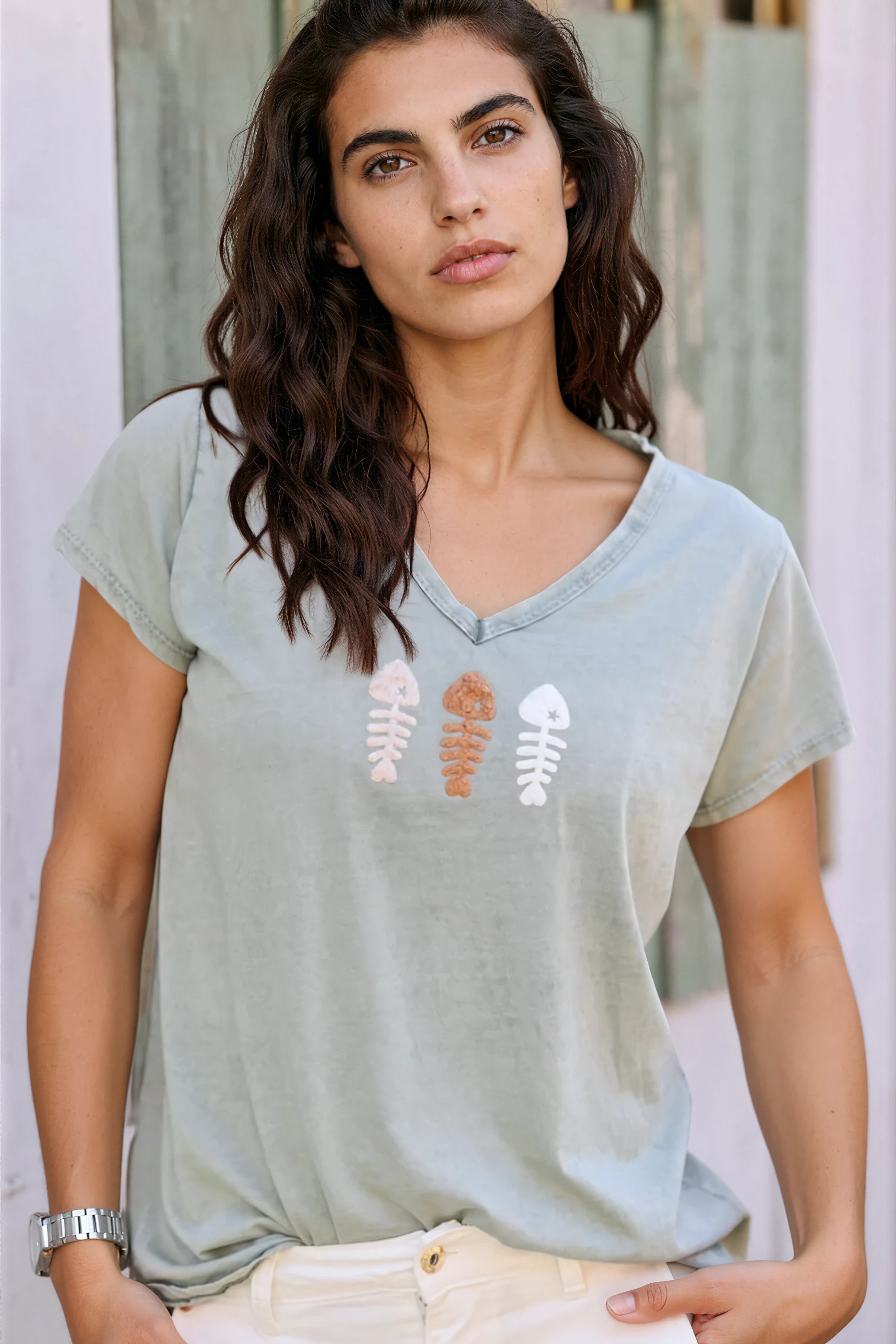 Khaki V-neck cotton tshirt with trio fish