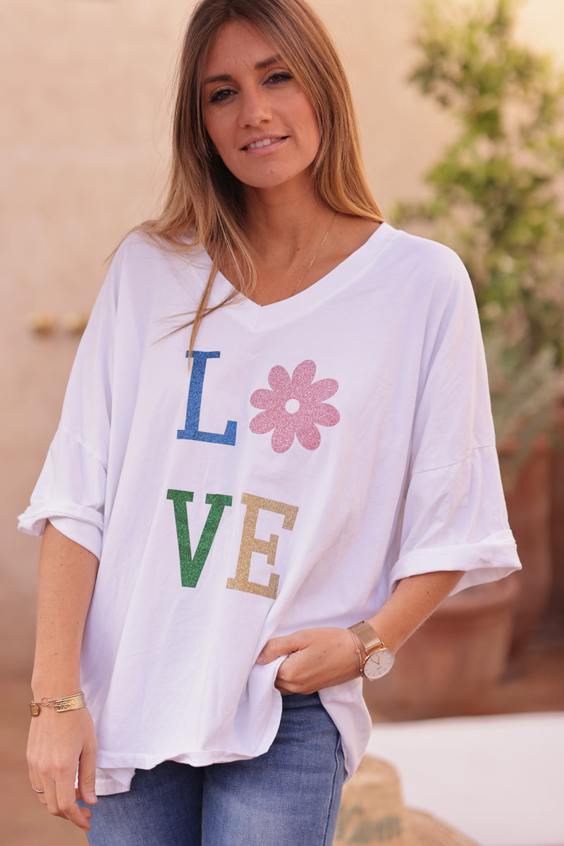 Camiseta grande de algodón blanca con mangas holgadas LOVE flores brillantes