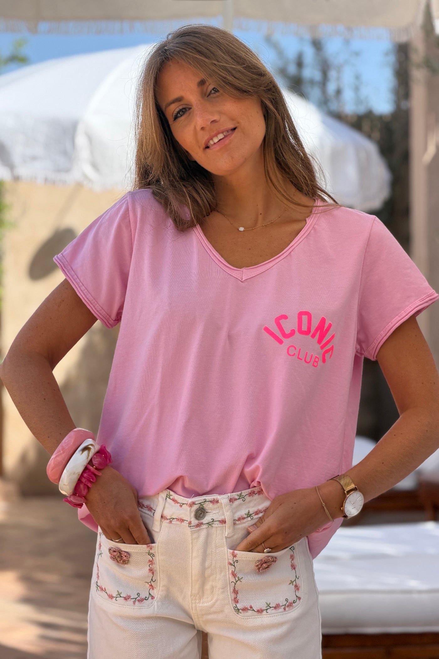 Tshirt rose en coton stretch Iconic Club col v