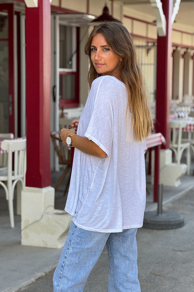T-shirt stretch souple et large blanc chiné col v manches chauve souris
