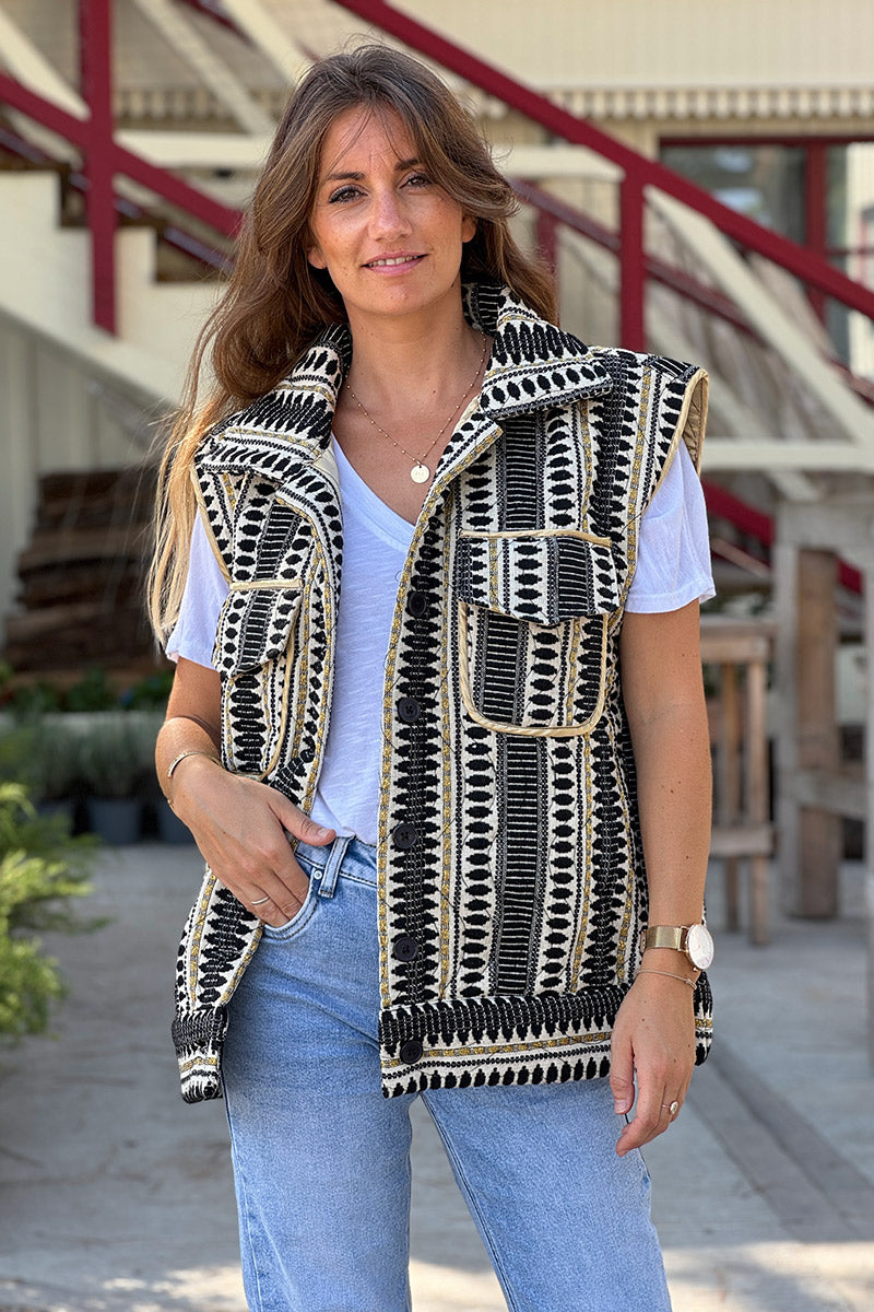 Veste sans manches à boutons broderie aztèque noire et dorée avec poches