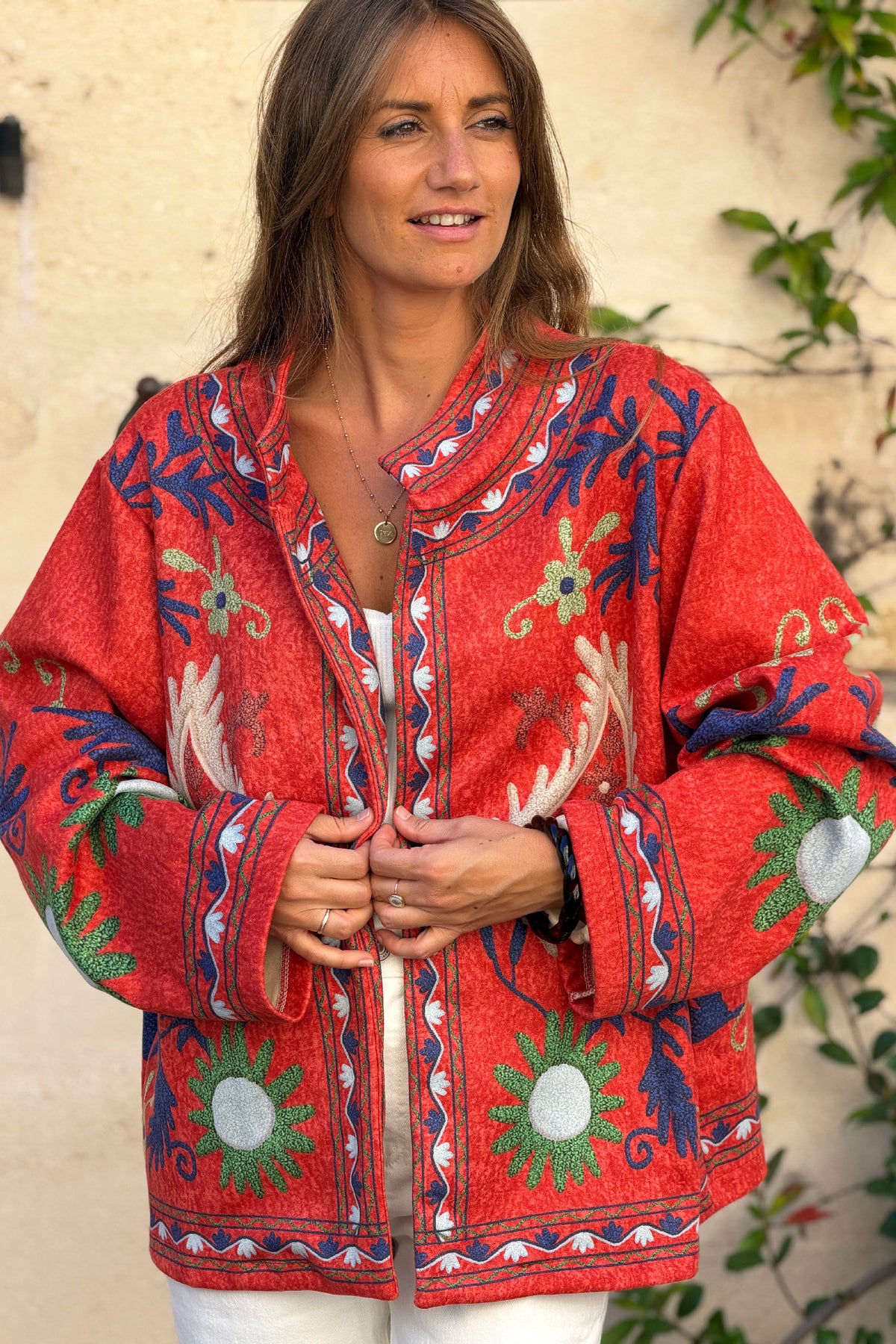 Veste souple en suédine terracotta imprimé fleurs et cachemire effet broderie