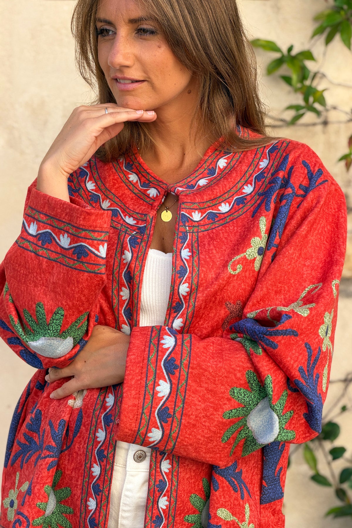 Veste souple en suédine terracotta imprimé fleurs et cachemire effet broderie