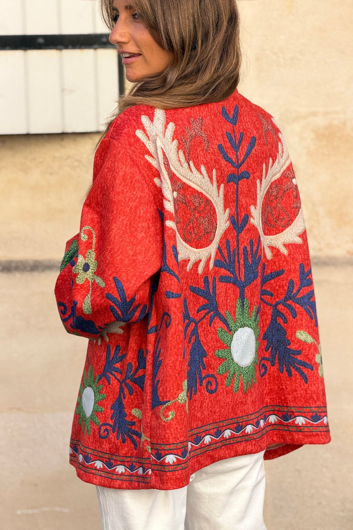 Veste souple en suédine terracotta imprimé fleurs et cachemire effet broderie