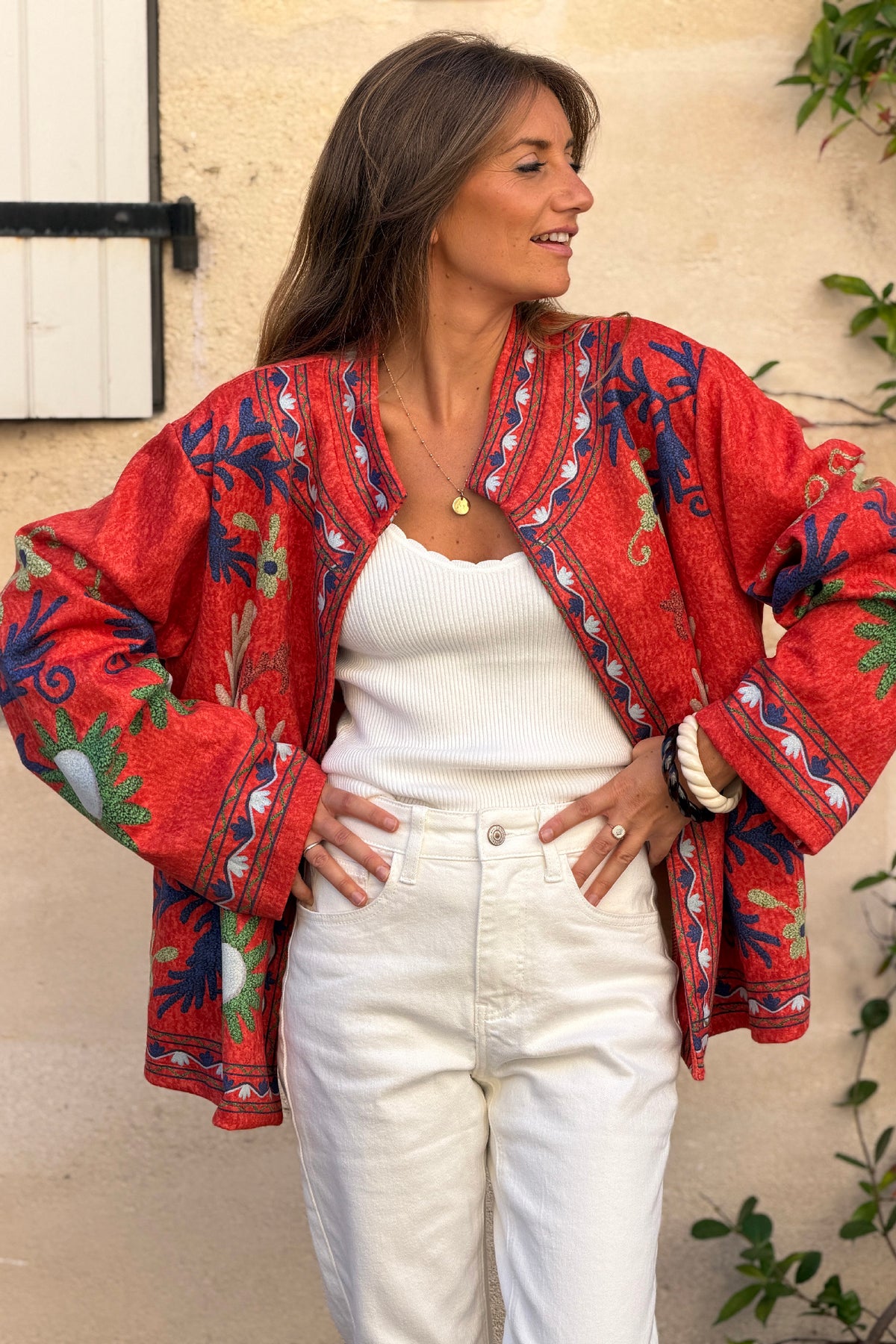 Veste souple en suédine terracotta imprimé fleurs et cachemire effet broderie