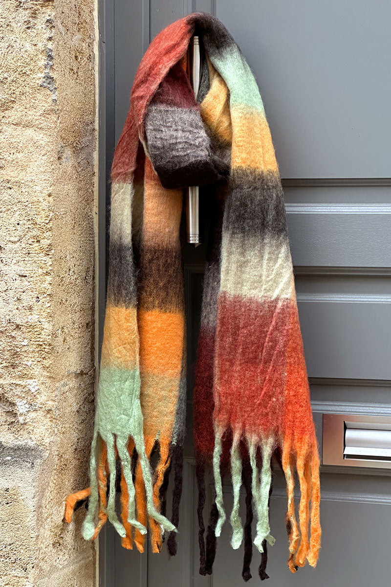 Écharpe toute douce à carreaux marron et terracotta avec franges